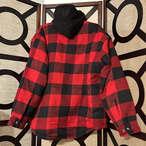 Woodland Creek Men's Quilted Flannel Jacket With Hood in Red/Black Plaid size L - Picture 6 of 11